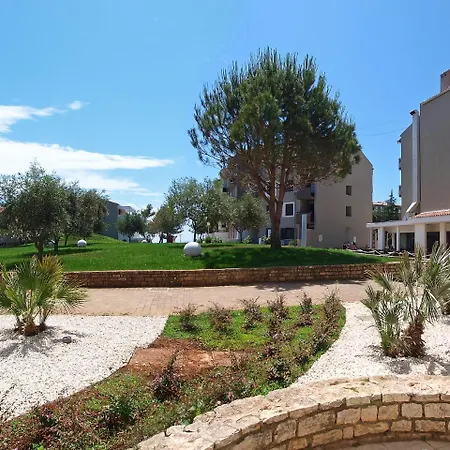 Studio Verudela Beach & Resort.5 * Pula